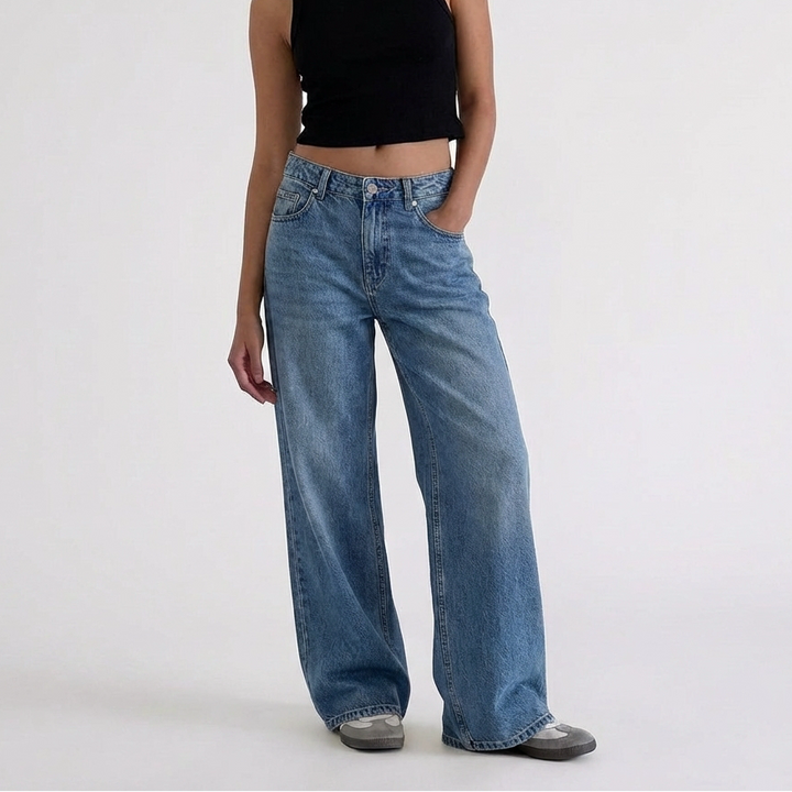 Low-Rise Wide-Leg Relaxed Denim Jeans