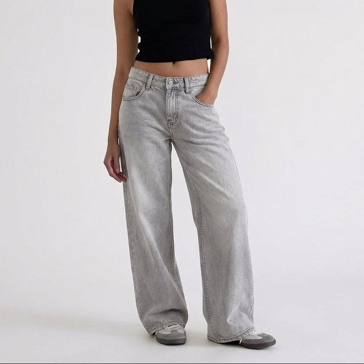 Low-Rise Wide-Leg Relaxed Denim Jeans